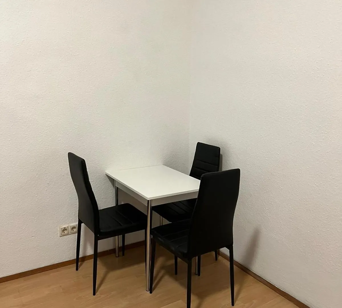 Ferienwohnung Lovely 3Br Apt Next To Meidling Station Wien